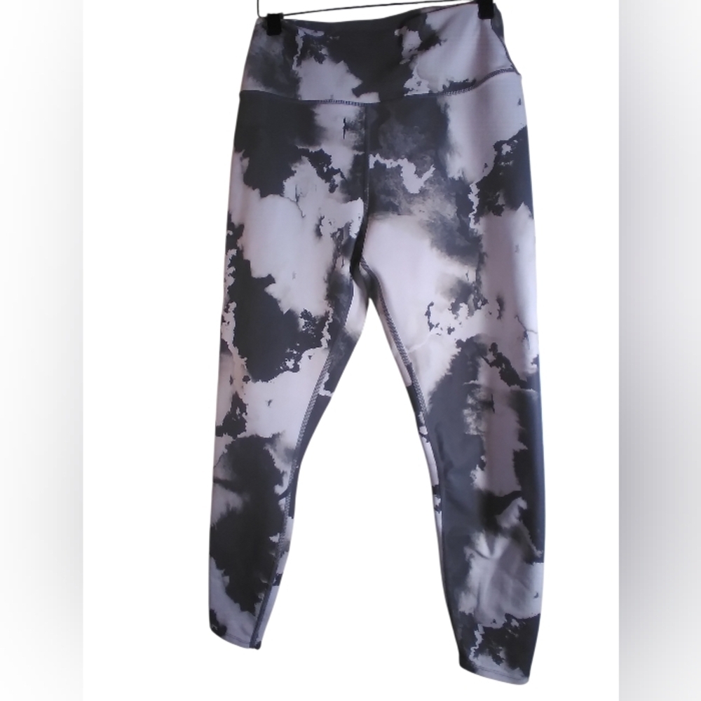 Sage Collective Gray and Black Leggings Marble Design Size M Exercise Athleisure
